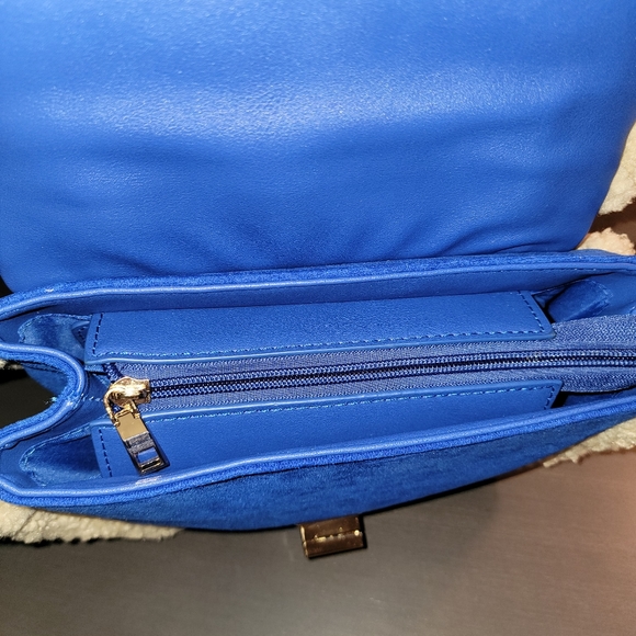 Blue Suede & Shearling Handbag. - Picture 5 of 10